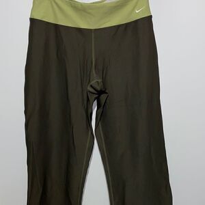 Nike Womens Leggings Dri Fit Low Rise Sportswear Green Black Size Medium NWT